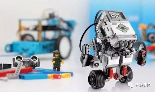 我市青少年机器人教育示范学校揭牌