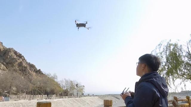 贺兰山下“雄鹰”飞 他们用无人机呈现宁夏之美