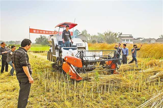 从拖拉机到无人机 既能下地也能上天