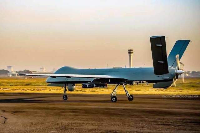 印尼出动彩虹4B无人机，在纳土纳岛紧盯中方渔船，接下来一幕尴尬