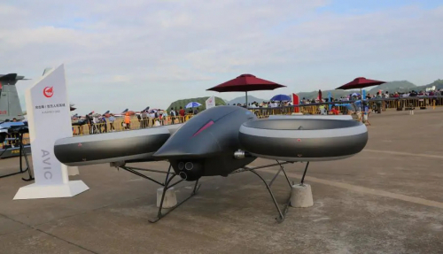 解放军把无人机玩儿出花了，不仅送盒饭，还能送担架弹药！