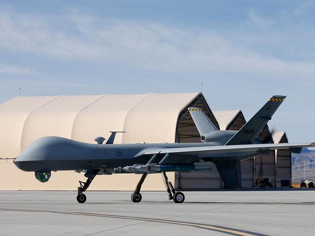 24架美国无人机进入东方领空，再也没飞出去，究竟发生了什么事？