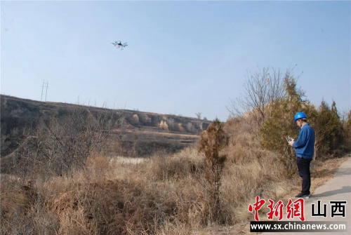 山西襄垣供电公司：首次采用无人机配合输电线路检修