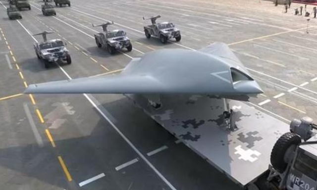 沈飞“利剑”迎来变身，攻击-11无人机已服役，将成歼-20忠诚僚机