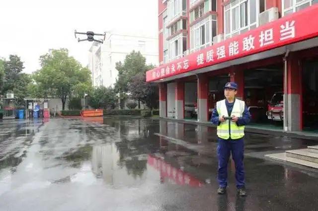 江苏常州：无人机搭载“热成像” 消防救援“如虎添翼”