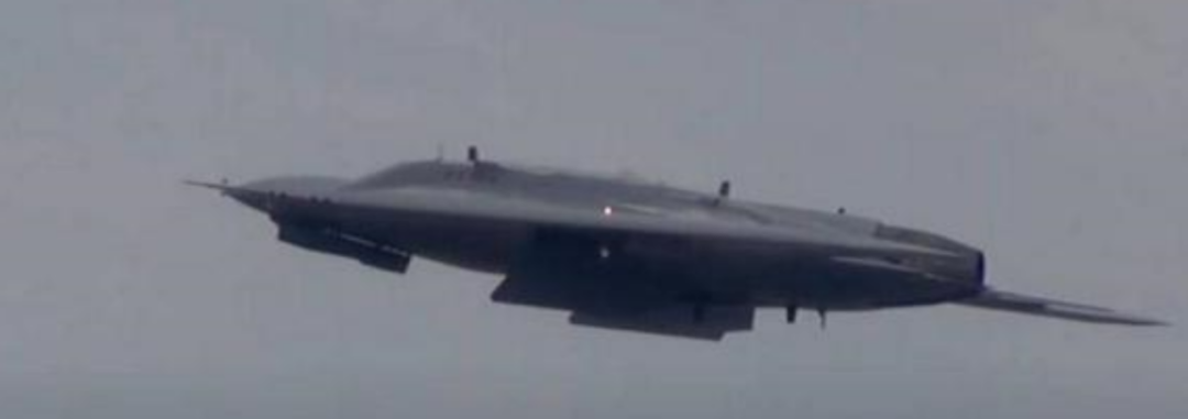 无人空战时代来临？俄罗斯无人机空战测试，搭配苏57提高战斗力