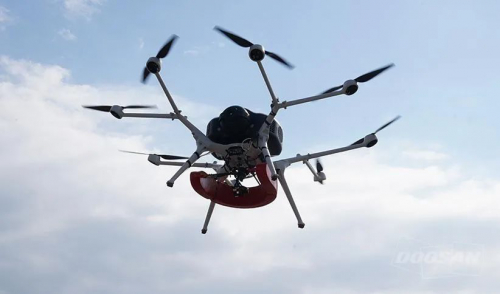 韩国海警使用斗山氢动力无人机进行搜救演练