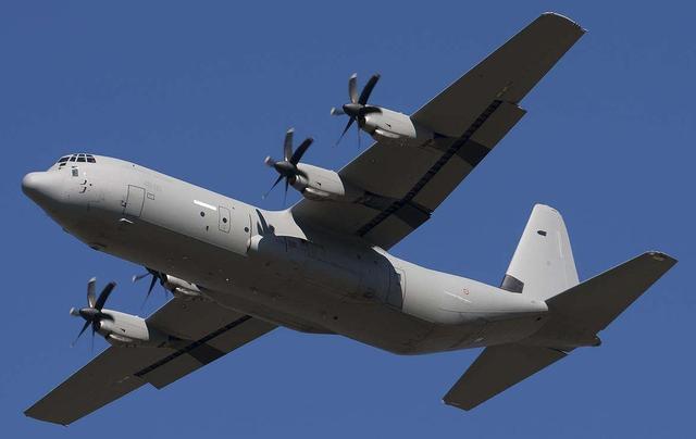 美国研制“空天母舰”受挫，连续9次回收无人机失败，但不可小觑