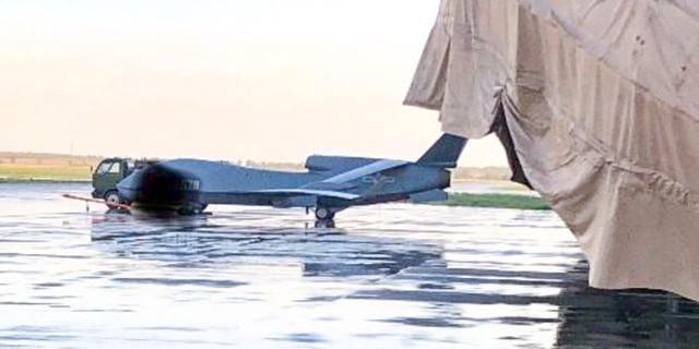 翔龙无人机披上空军涂装，实力领先全球，可为东风导弹提供数据