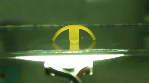 可以旋转的敏捷新型水上机器人