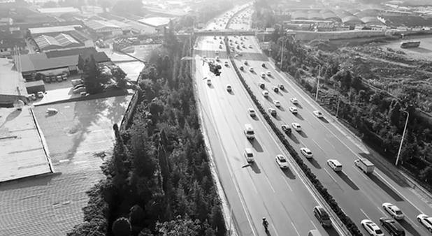 昆玉高速启用无人机巡航抓拍违法车辆