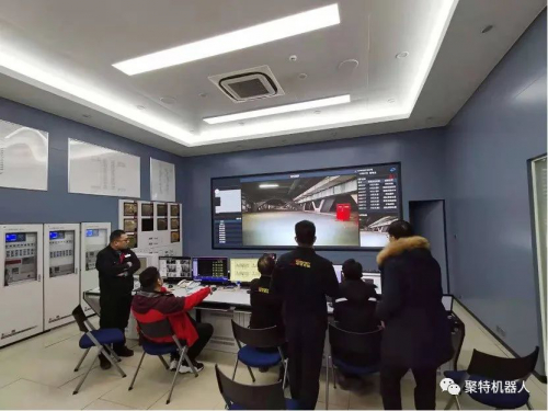 聚特机器人巡检机器人V100型（南京南站高铁场景应用）正式交付验收