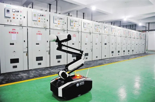 电网运维更智能 检测更高效 我区首批开闭所智能巡检机器人“上岗”