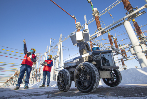 乌鲁木齐供电：智能机器人巡检忙