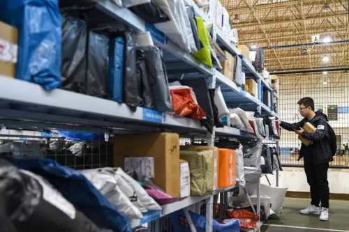 行深智能校园无人车配送解决方案助力高校打造智慧校园