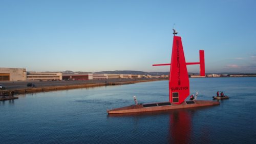 Saildrone72英尺长的无人驾驶船只开始执行海底测绘任务