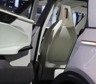 国内首个无人驾驶量产车型威马W6正式开启预售