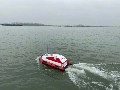 无人船在富阳首航 助力富春江水质“体检”智慧化、精准化