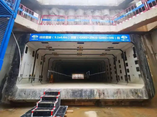 拒绝反复开挖！这条高速引入巡检机器人，维修不用再把路面剖开了