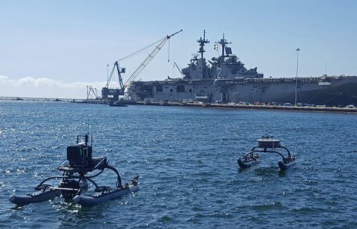 无人船交付给海军信息战中心