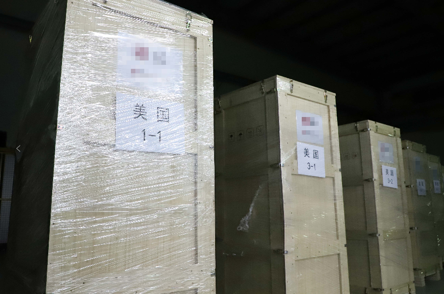 顺利交付！首批LG智能机器人在深兰工厂装箱发往美国！