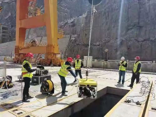 深之蓝水下机器人参与2200米高海拔水下检测