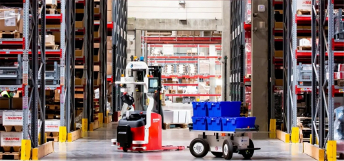 SEAT在Martorell工厂引入了自主移动机器人