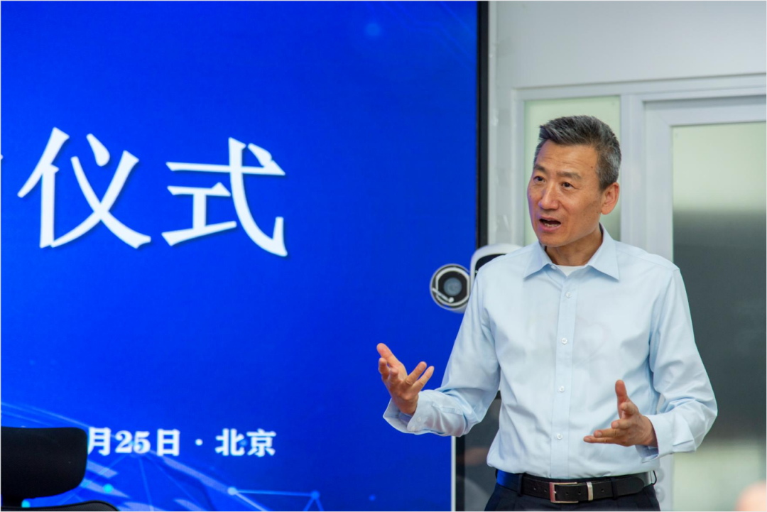 达闼与北京首都机场航空安保有限公司正式签约战略合作