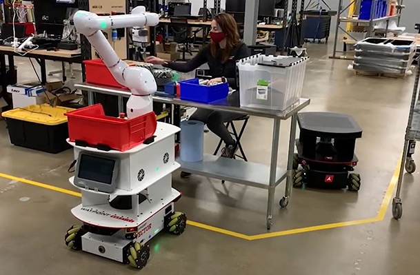 可自主移动的协作式机械手