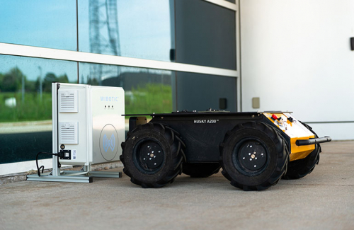 WiBotic 为 Clearpath AMR 提供无线充电