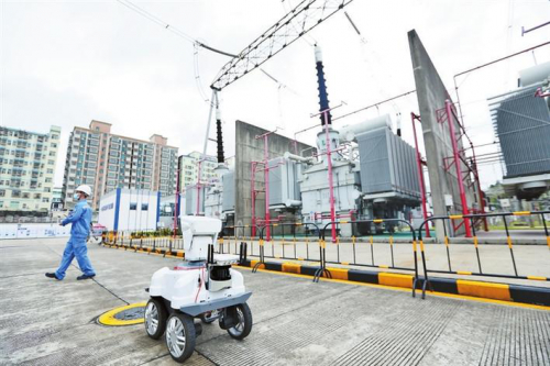 5G机器人线路作巡检--深圳供电进入“5G+”时代，今年完成商用终端点位2200个