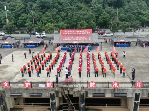 华微系列无人船守得江河安澜！