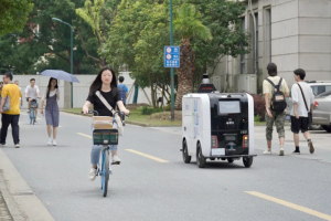校园CP上线，菜鸟无人车6月底将完成60所大学入驻