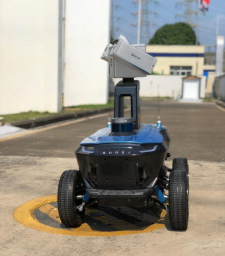 500千伏百色变电站室外智能巡检机器人进入调试阶段