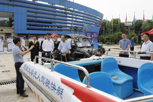 天大学子送给母校硬壳毕业礼物：海陆空智能无人系统