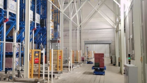 华中最大机器人仓库投入使用，由多所高校联合开发