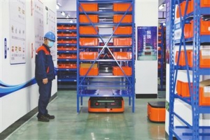 中山打造智能仓储，2台机器人比10人团队效率高