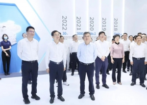 常熟市党政代表团考察斯坦德机器人（昆山）有限公司