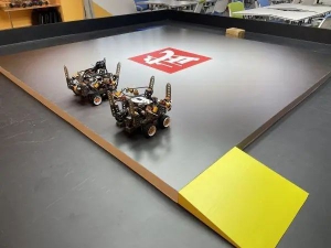 华师一附中“AI机器人实验室”开班，华中大专家每周来给高中生上课