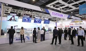 数智共建 工业互联 | 新松参展2021全球工业互联网大会