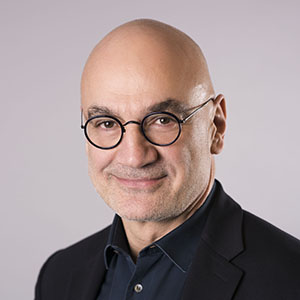 微软制造部副总裁Çaglayan Arkan：赋能新数字协助企业持续增长、创新和卓越运营