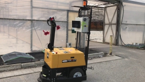 在温室中使用深度摄像头进行无人驾驶提高安全和效率