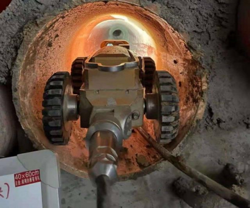 “电缆卫士”机器人上岗啦