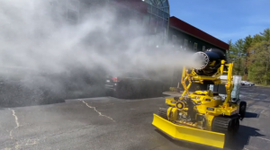 H&H 公司的履带式无人消防机器人经改造已成为大面积消毒系统