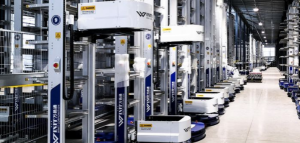 海柔首次为跨境电商万邑通提供箱式仓储机器人解决方案