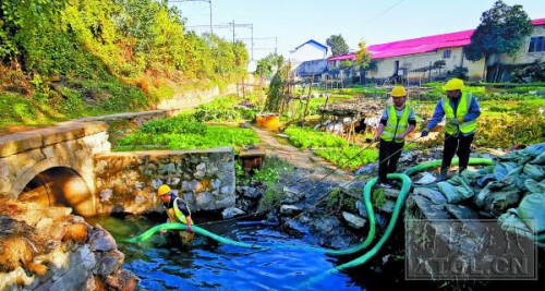 江麓东干渠暗渠：水下机器人立大功