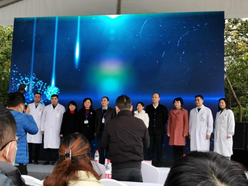 成都市三医院引进达芬奇机器人系统一年，手术量突破300台