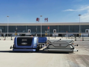 重大突破！振华重工自主研制航空板箱AGV亮相民航大会