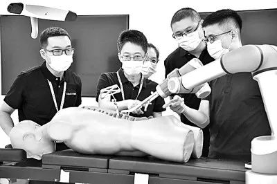 机器人做手术，你放心吗