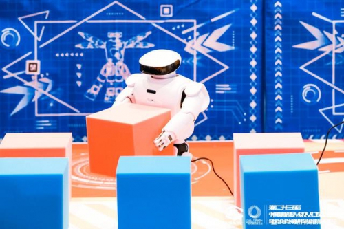 更“聪明”的机器人加速赋能生产生活